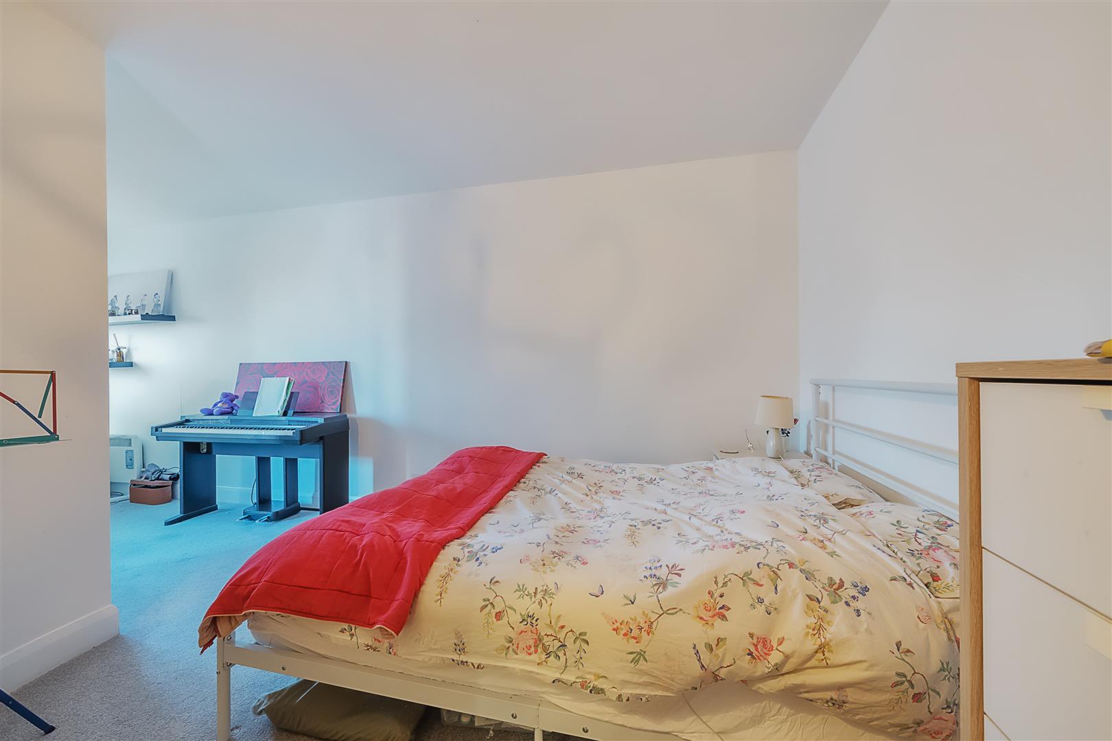 1 Bed, 1 Bath Property For Sale in Fairfield Road, The Bow Quarter, E3 2UT